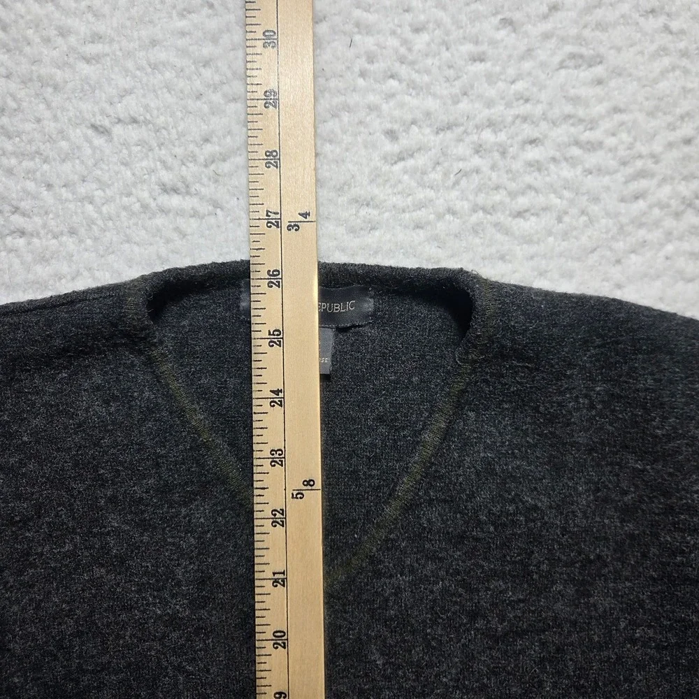 Banana Republic V-Neck Fisherman Wool Sweater Mens‎ Large Made In Hong Kong